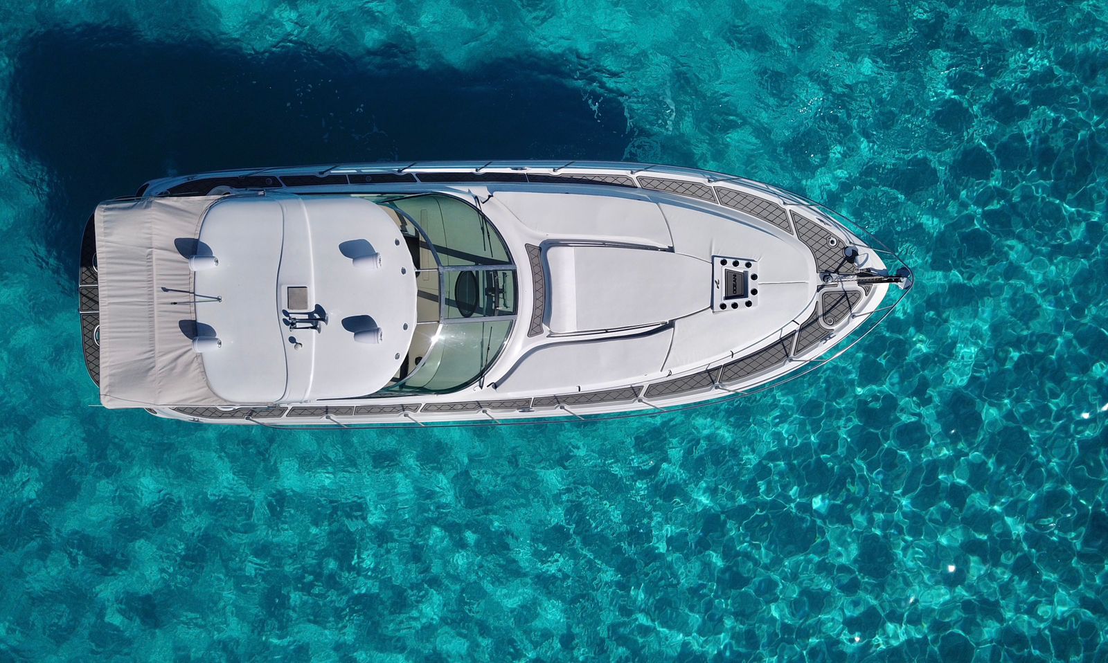 Sea Ray aerial drone view turquoise Caribbean Cancun